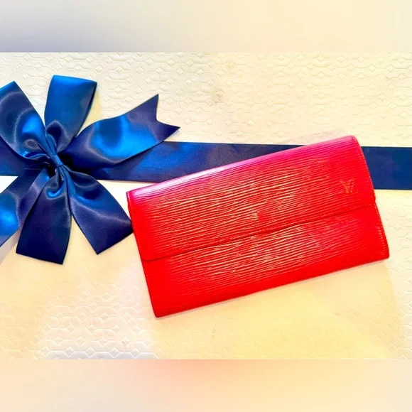 LOUIS VUITTON EPI LONG WALLET - Picture 5 of 17